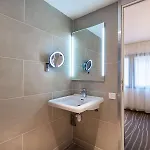 Quality Centre Ξενοδοχείο 3*