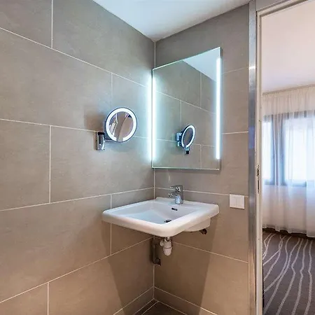 Quality Centre Szálloda 3*