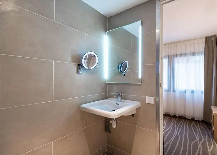 Quality Centre Отель 3*