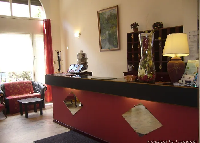 Отель Quality Centre 3*